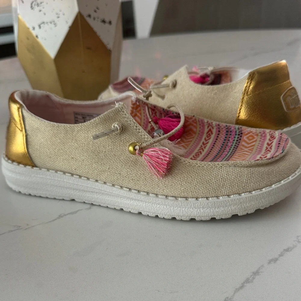 Hey Dude charming moccasins